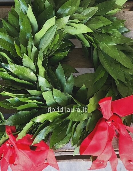 Corona di alloro semplice con fiocco a scelta